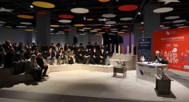 Rektör Sözbir Bilim Kafede uydu teknolojilerindeki milli vizyonu anlattı