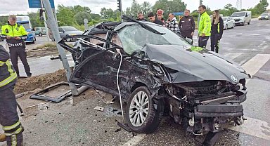 Sakarya'da otomobil, minibüs ve tır çarpıştı: 4'ü ağır 6 yaralı