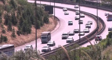 Tatilcilerin dönüşü Kocaeli geçişini hareketlendirdi