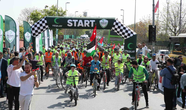 Yüzlerce kişi Sumud filosuna destek için pedal çevirdi