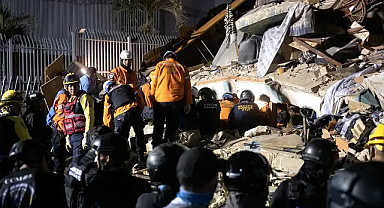 39 SANİYEDE İKİ DEV DEPREM! Venezuela'da OHAL İlan Edildi, Japonya da Sallandı