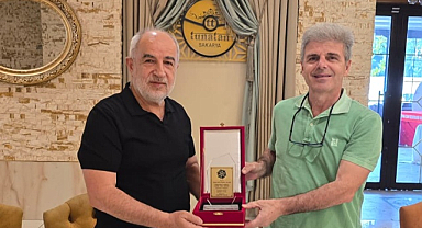 Ahde Vefa'da Bayrak değişimi başkanlık görevine Bedrettin Yaylalı seçildi