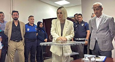 Akçakoca Belediyesi başkan vekili Alev Ünal oldu