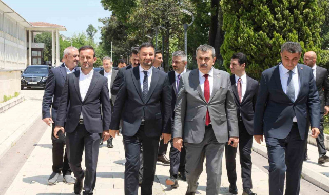 Bakan Tekin'den Kağıthane Belediyesi'ne ziyaret
