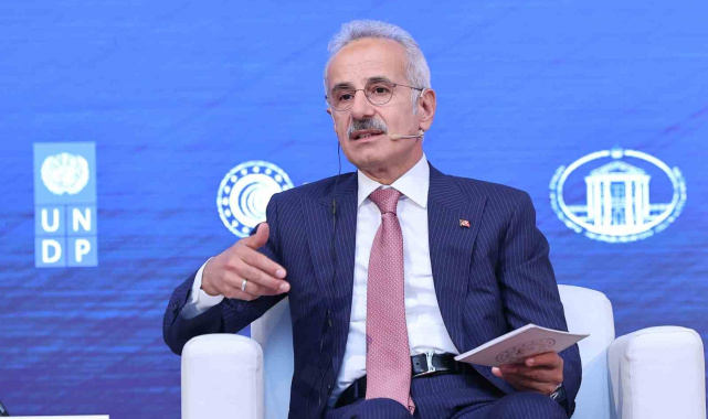 Bakan Uraloğlu, Türkiye-Kuzey Makedonya İş ve Yatırım Forumu'nda konuştu