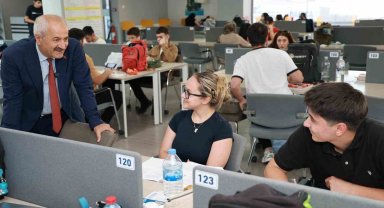 Başkan Büyükgöz'den üniversite adaylarına moral desteği