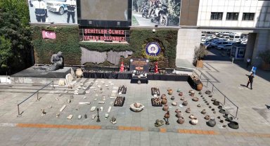 Beykoz'da ele geçirilen 10 bini aşkın eser ve sikkeler emniyette sergilendi