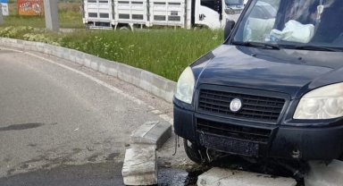 Bolu'da refüje çıkan hafif ticari aracın sürücüsü yaralandı