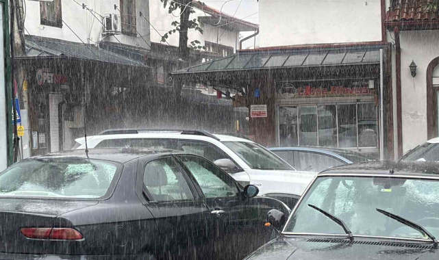 Bolu'da sağanak hayatı olumsuz etkiliyor