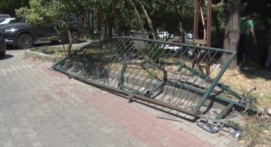 Büyükçekmece'de ortaokul önünde yaşanan kazada faciadan dönüldü: 2'si çocuk 6 yaralı