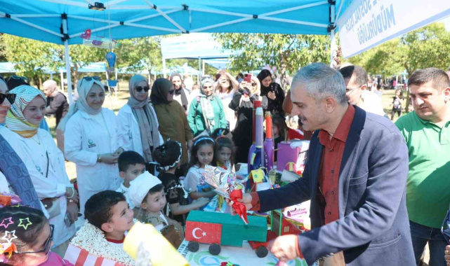 Çayırova'da çevre şenliği renkli görüntülere sahne oldu