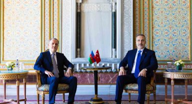 Dışişleri Bakanı Fidan, Azerbaycanlı mevkidaşıyla görüştü
