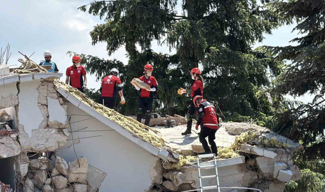 Düzce'de 9 ilin katılımıyla bölgesel deprem tatbikatı