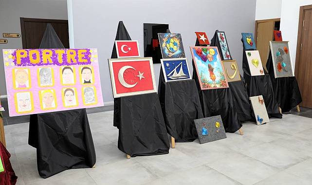 Farklı branşlarda eğitim alan 850 öğrencinin eserleri vitrine çıktı