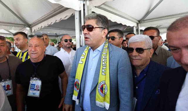 Fenerbahçe genel kurulunda başkan adaylarına yoğun ilgi