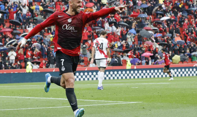 Fenerbahçe'nin yeni transferi Vedat Muriqi bu akşam İstanbul'a geliyor