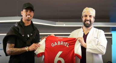 Futbolun bilinen isimlerine Türkiye'de saç ekimi