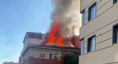 Gebze'de 3 katlı apartmanda korkutan yangın