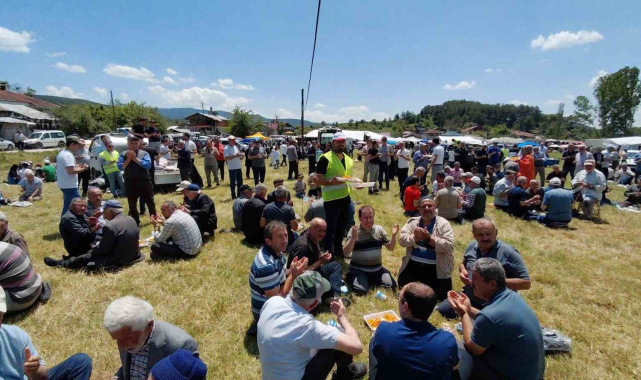 Geleneksel Hacet Bayramı'nda yarım tondan fazla et dağıtıldı