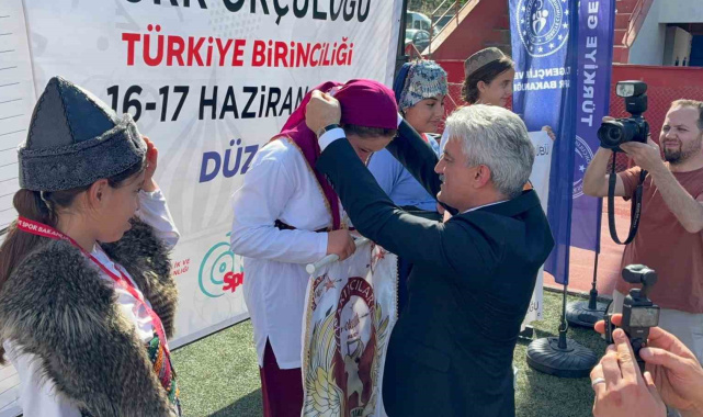 Hedefi ortadan vuran sporcular, madalyalarını aldı