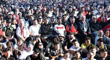 Kâğıthane'de Dünya Kupası heyecanı dev ekranlarda yaşandı