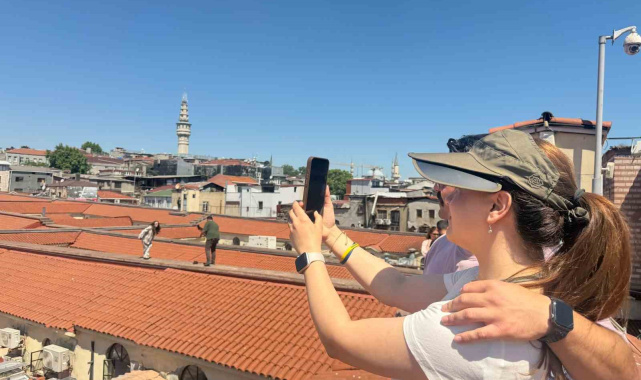 Kapalıçarşı turuna yoğun ilgi: Çatıda adeta fotoğraf yarışı