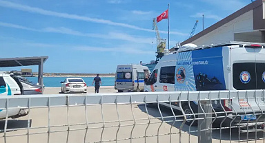 KARADENİZ'DE TÜRK TEKNESİNE SALDIRI: 1 BALIKÇI HAYATINI KAYBETTİ, 4 YARALI