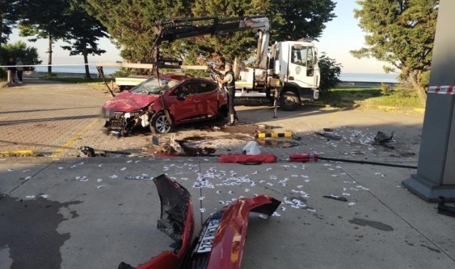 Kartal'da kontrolden çıkan araç takla attı: 1 yaralı