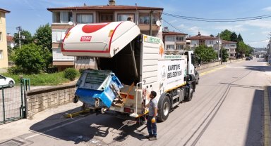Kartepe'de bayram sonrası temizlik mesaisi
