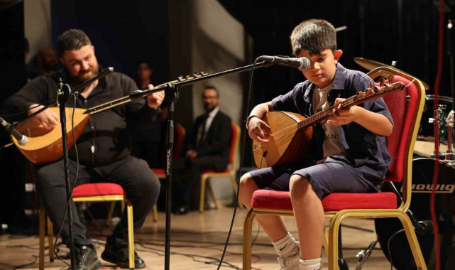 Körfez'de sanat merkezi kursiyerlerinden yıl sonu konseri