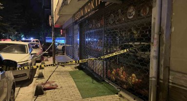 Küçükçekmece'de bıçaklı saldırı: 1 ağır yaralı