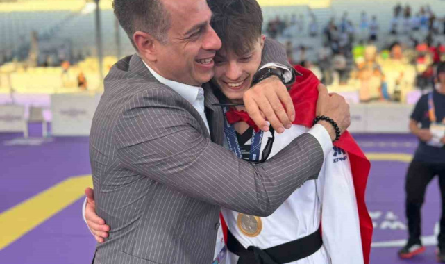 Milli taekwondocu Berkay Erer, Roma'da altın madalya kazandı