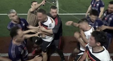Polislerin oynadığı maçta yumruklar konuştu, arbede biber gazıyla son buldu