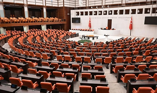 Resmi tatillere bir gün daha ekleniyor: Gözler TBMM'de