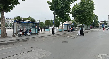 Sakarya bu sabaha kaosla uyandı: Vatandaş duraklarda saatlerce araç bekledi