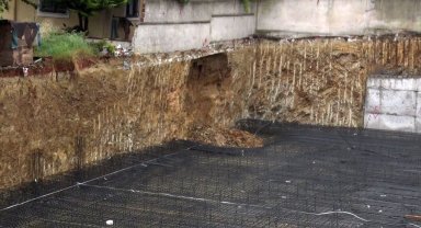 Sancaktepe'de inşaat alnında toprak kayması