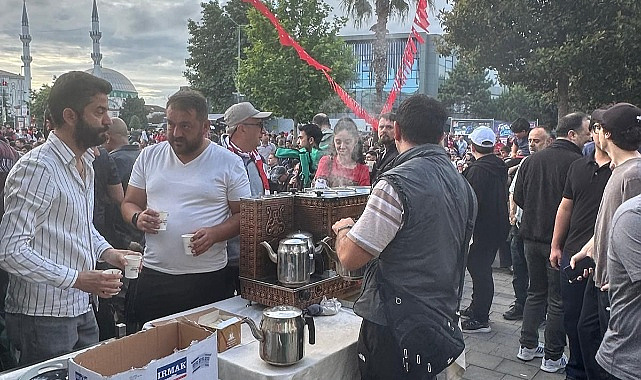 Serdivan'da Tarihi Sabah! 10 Bin Kişi Milli Maç İçin Tek Yürek Oldu