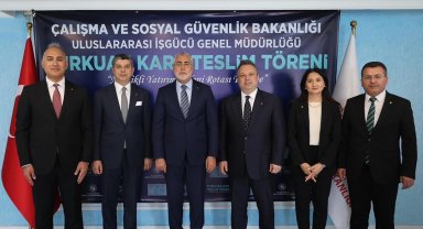 SOCAR Türkiye yöneticilerine Turkuaz Kart takdim edildi