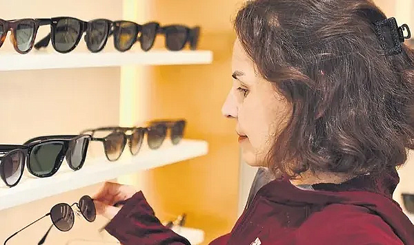 UCUZ DİYE ALMAYIN: SAHTE GÜNEŞ GÖZLÜKLERİ GÖZLERİ TEHDİT EDİYOR