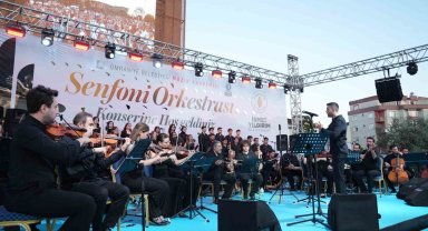 Ümraniye'de senfoni rüzgarı: Müzik Akademisi öğrencilerinden unutulmaz konser