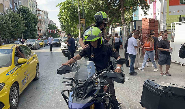 YKS'de zamana karşı yarış: Motorize zabıta ekipleri 11 öğrenciyi sınava yetiştirdi