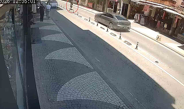Yolun karşısına geçen engelli yayaya otomobil çarptı