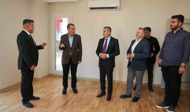 Zeytinburnu'nda Alya Merkezefendi Konutları'nın anahtar teslim töreni gerçekleştirildi