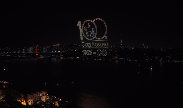 100. Gazi Koşusu Resepsiyonunda gökyüzünde görsel şölen