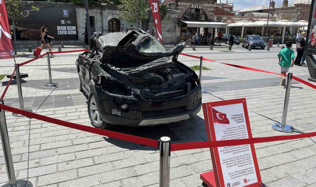 15 Temmuz'da tankın ezdiği araç Üsküdar'da sergileniyor