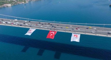 15 Temmuz'un sembolü Kırmızı Beyaz: 5 dev köprü Türk bayraklarıyla donatıldı