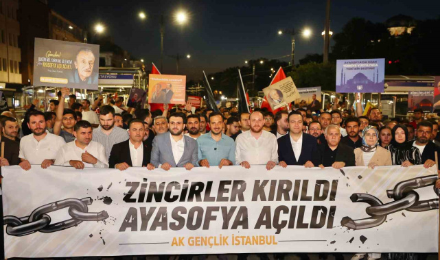AK Parti Gençlik Kolları'ndan düzenlenen Ayasofya Yürüyüşü'ne binler katıldı