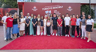 Bahçeşehir Koleji'nden LGS'de başarı: 31 öğrenci tam puanla Türkiye birincisi oldu