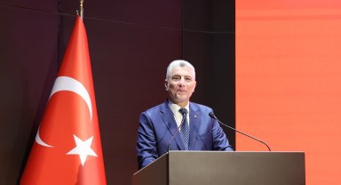 Bakan Bolat: "Hafif ticari araç üretiminde Avrupa'da birinci sıradayız"