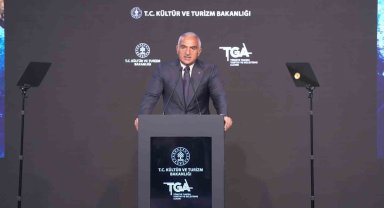 Bakan Ersoy: "Turizm geliri ilk 6 ayda 25,7 milyar dolar oldu"